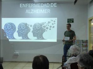 IMagen de una persona dando una charla